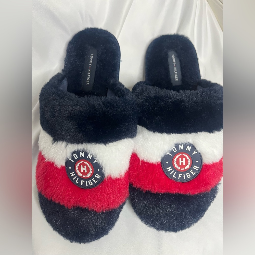 Cozy NEW TOMMY Hilfiger Women's Red, White, and Blue Plush Slippers